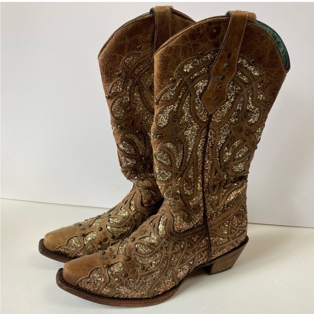 Corral women’s Tan with Glitter boots Inlay and studs snip toe cowboy boots 7.5M